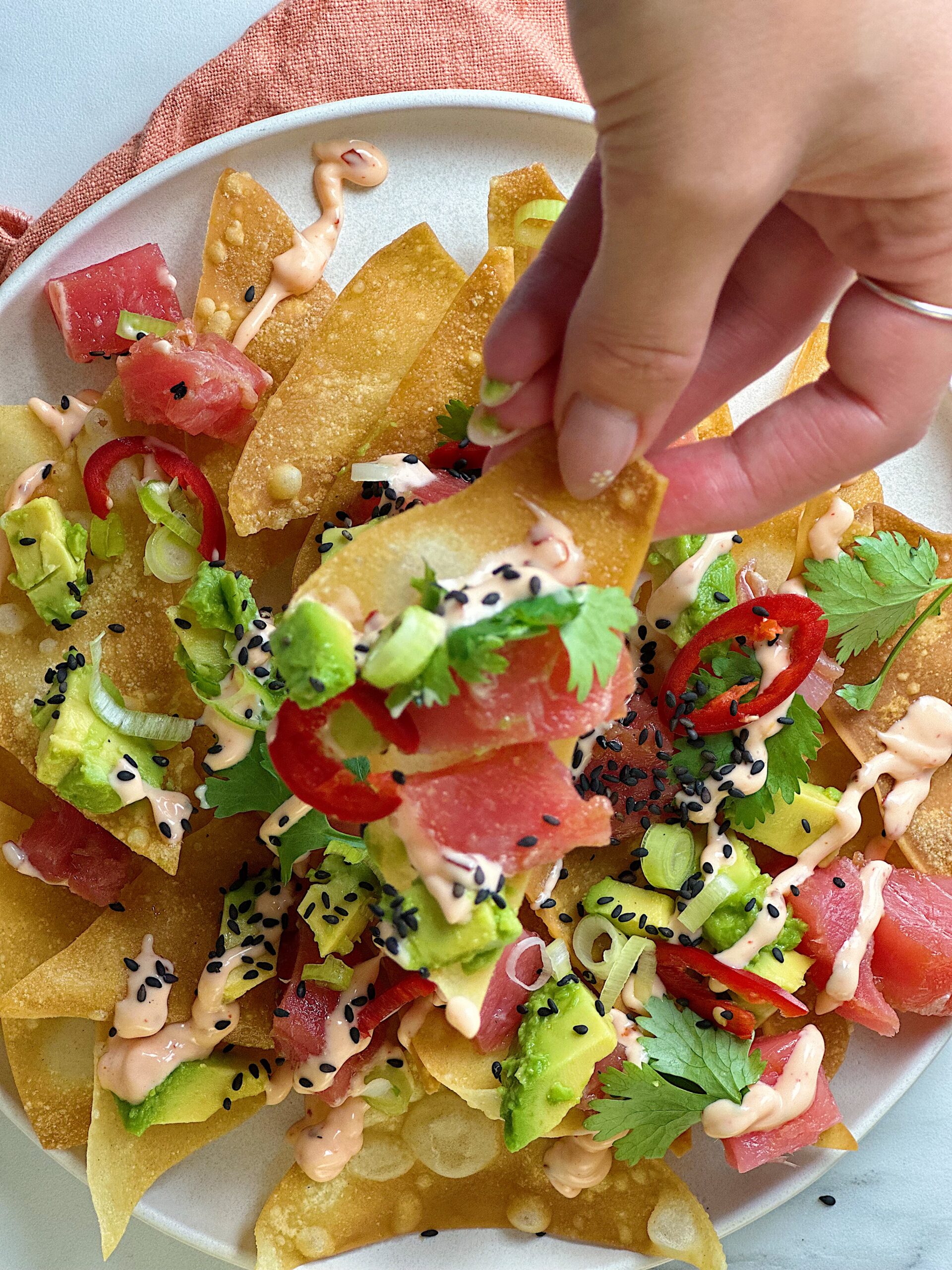 Spicy tun wonton nachos