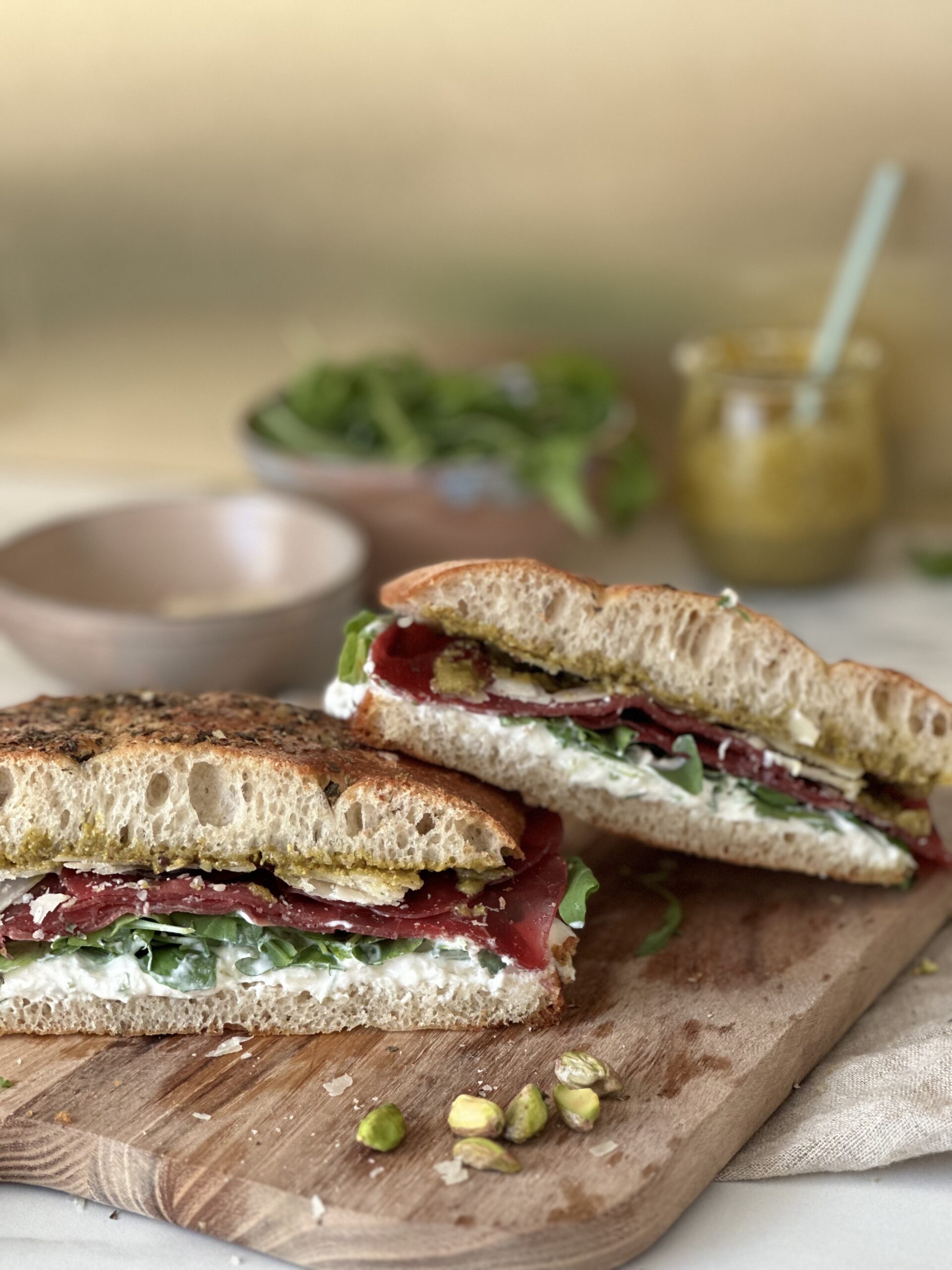 Italiensk inspireret sandwich med pistaciesmør