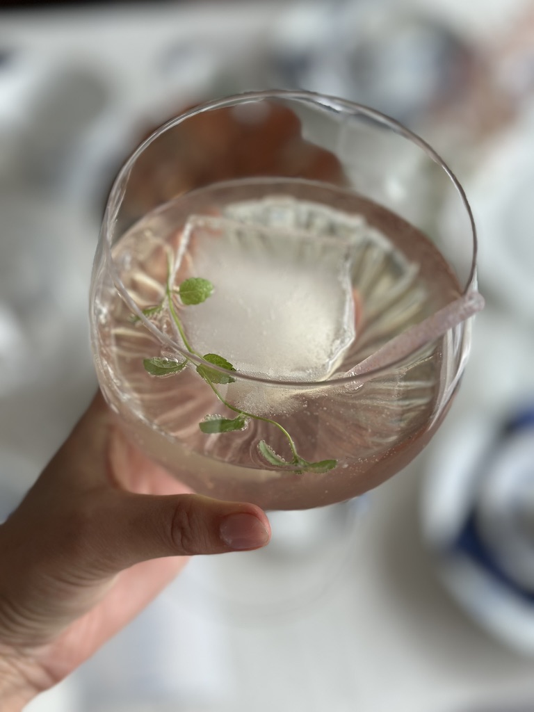 White tea spritz