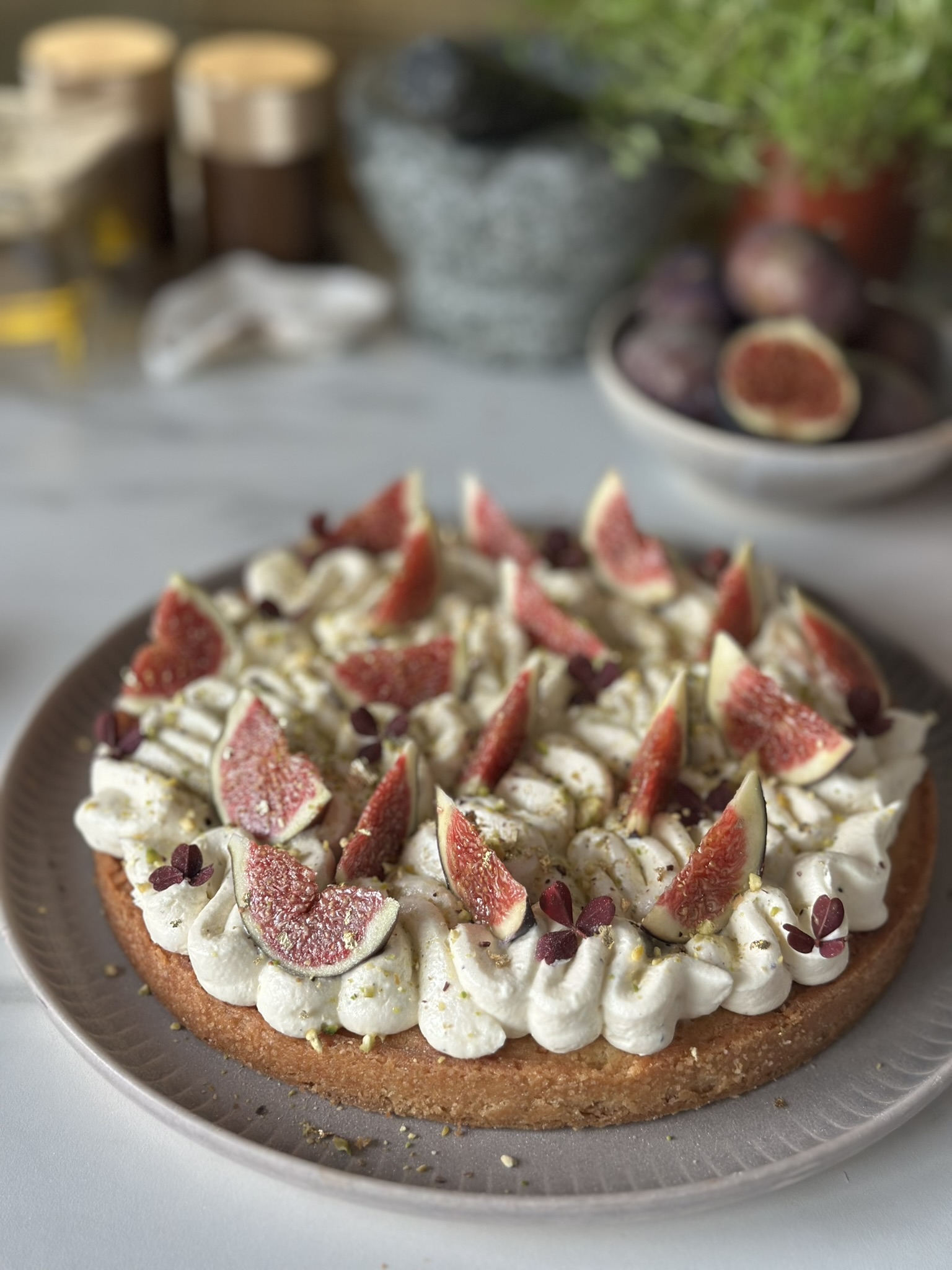 Mandeltærte med figner og kardemommecreme